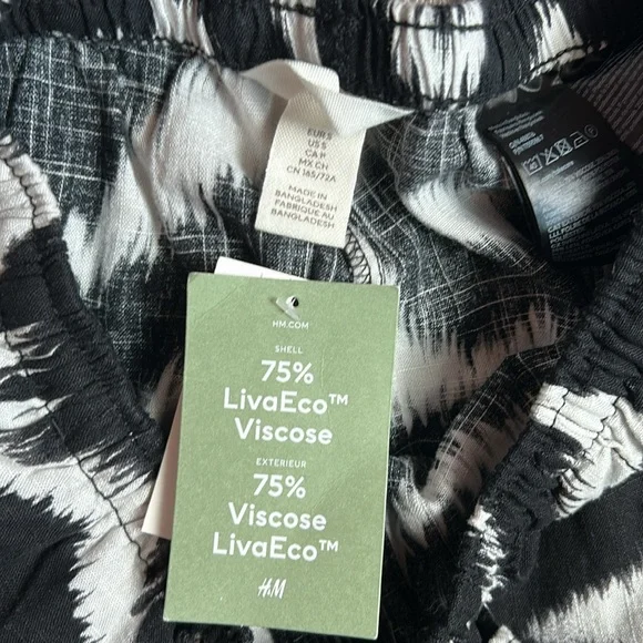 H&M Monochrome Patterned Pants - Picture 2 of 4